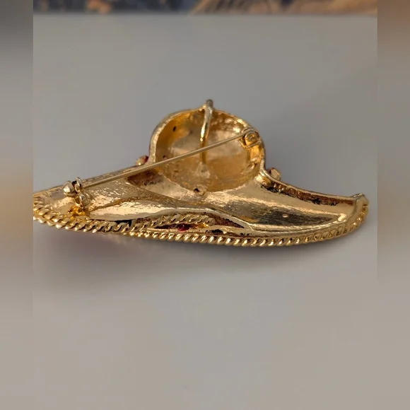 Vintage Red Hat Brooch with Gold Color Trim Vintage Red Hat Brooch with Gold Color Trim main image 4